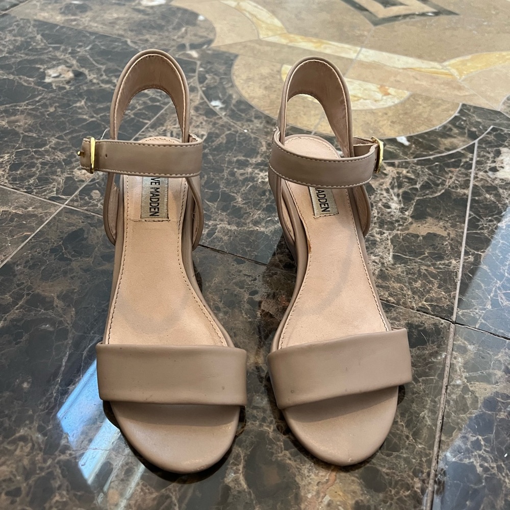 Steve Madden Beige Women's wedge sandals
